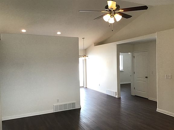 3rd image of 3883 S Sunrise Dr