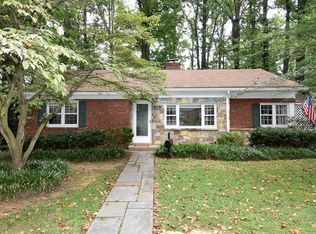 817 Ridge Pl, Falls Church, VA 22046