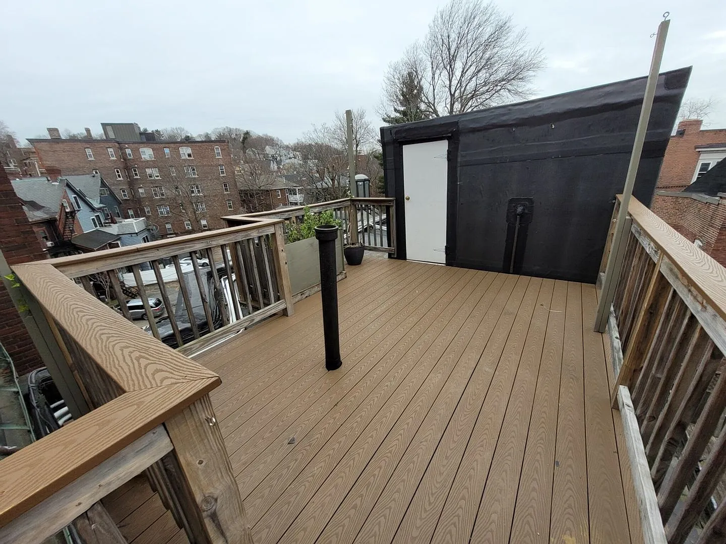 Charming 3 Bedroom-No Broker Fee — Photo 3