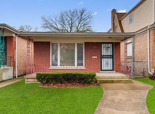 8220 S Michigan Ave, Chicago, IL 60619