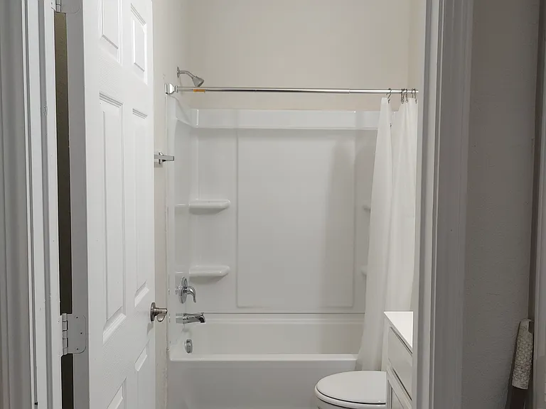 Guest Full Bathroom (At the Entrance to the left)