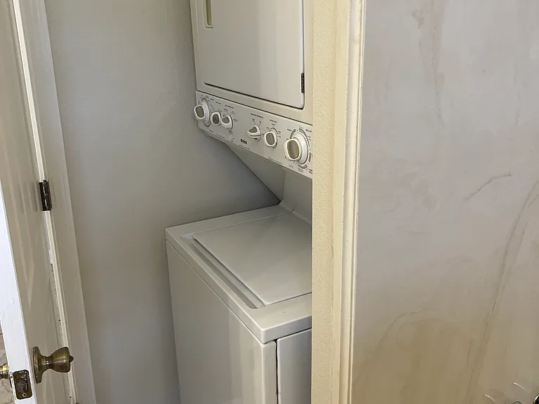 1124 Laundry