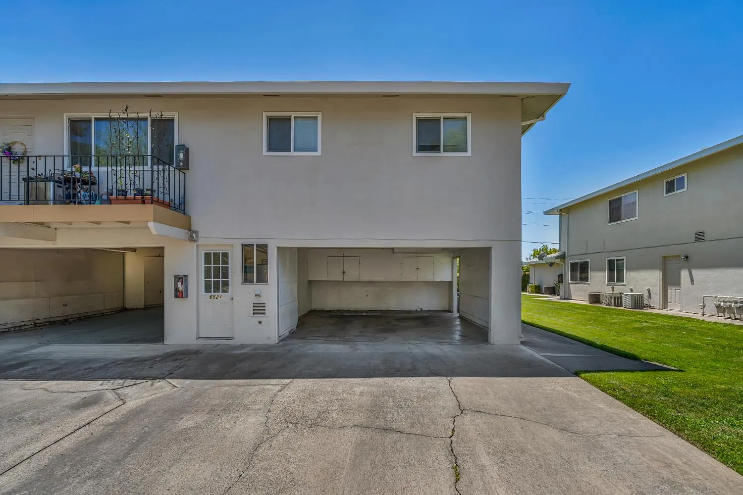 2 bed, 840 sqft, $1,595 — Photo 2