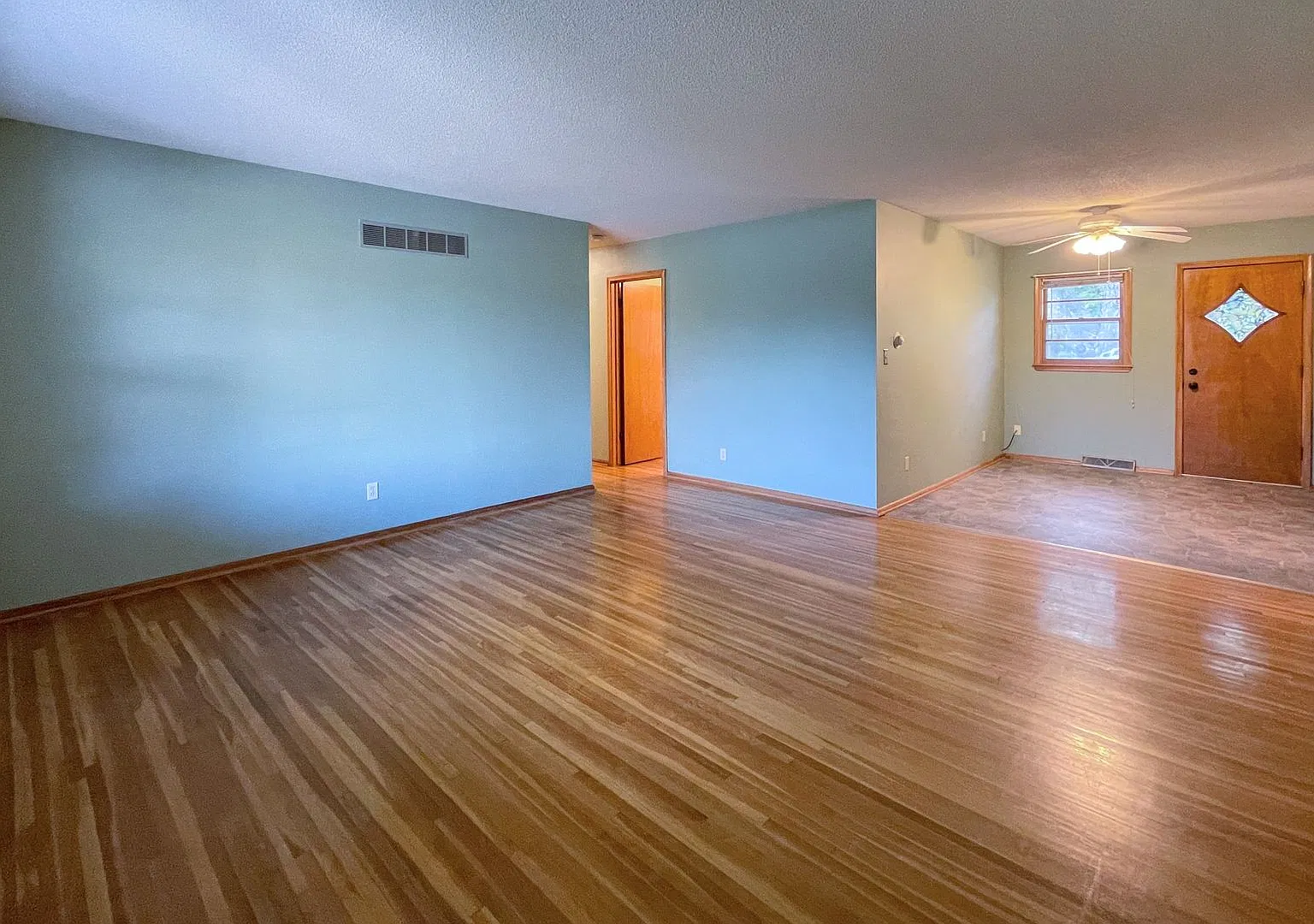 Updated 3-Bedroom, 2-Bathroom Home — Photo 2
