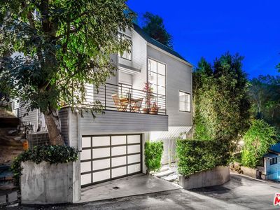 10525 S Selkirk Ln, Los Angeles, CA, 90077