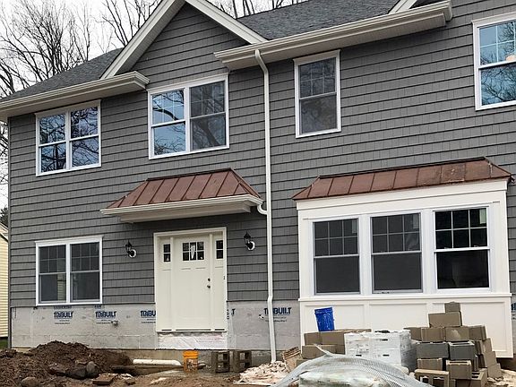 2nd image of 36 Ashwood Dr