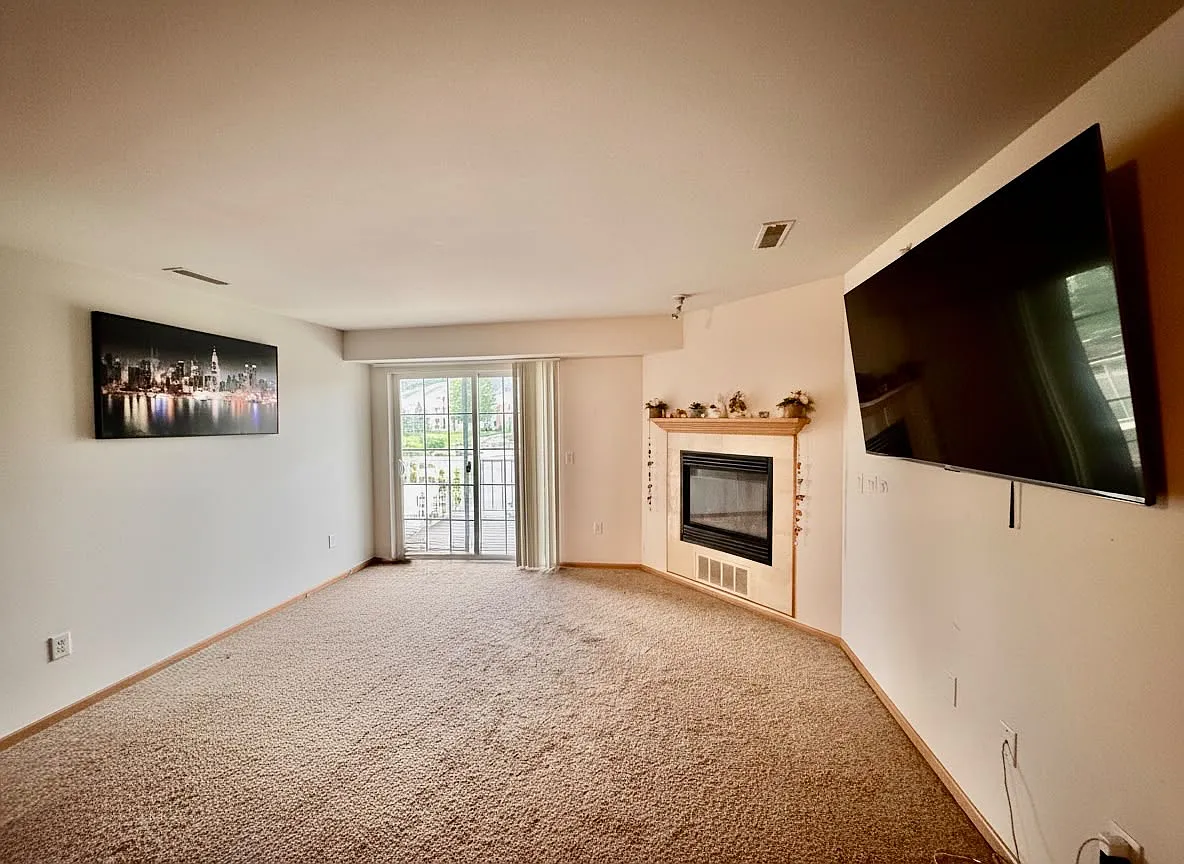 2 bed, 1262 sqft, $1,980 — Photo 4