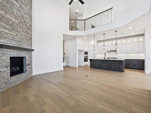 7th image of this home