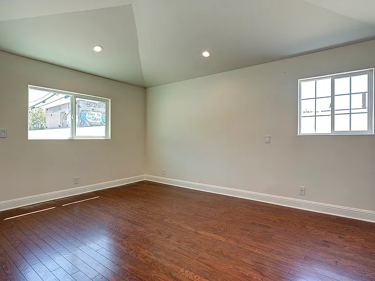 712 N Vista St — Photo 9