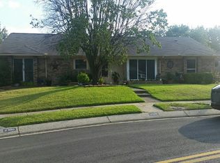 2300 Shady Turf Dr, Bedford, TX 76022
