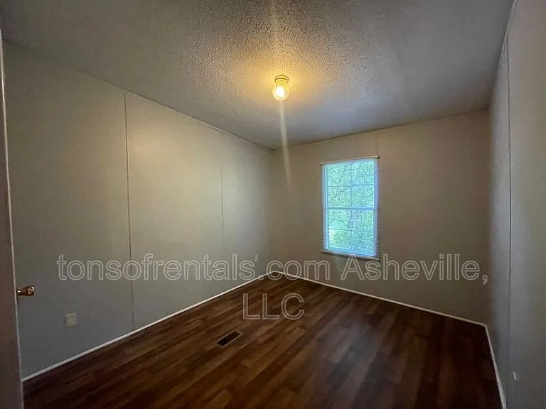 132 Josiah Ln — Photo 16