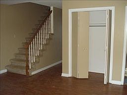 2nd image of 934 Kingsbury Dr