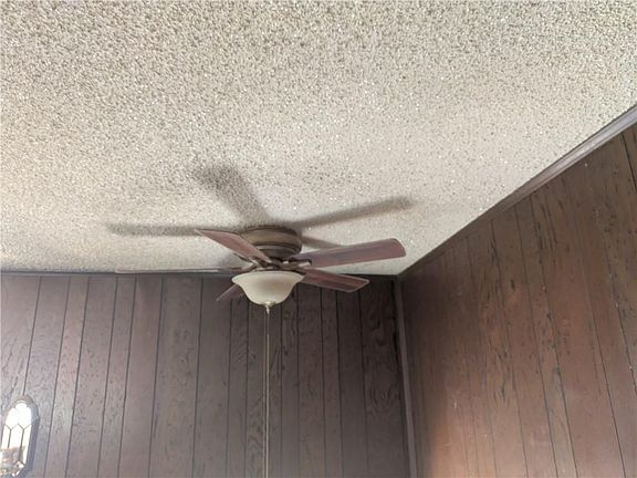 2nd image of 820 Vinton Woods Dr