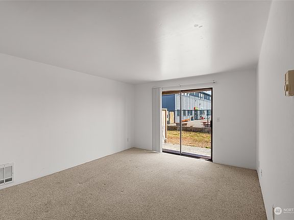 4th image of 766 Ocean Court #108