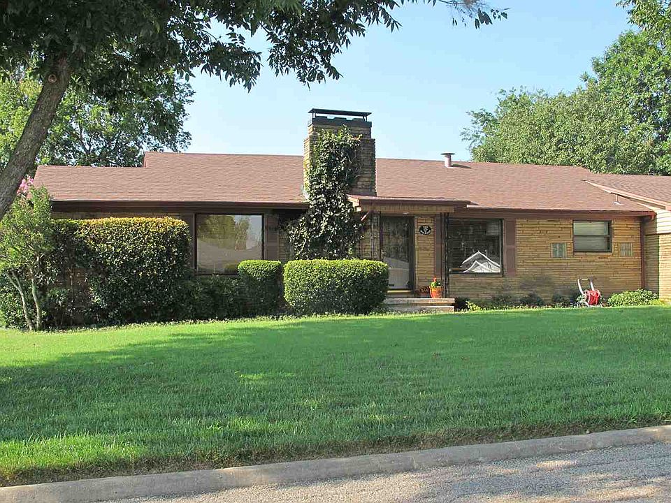 1st image of 1110 S Meadow Dr