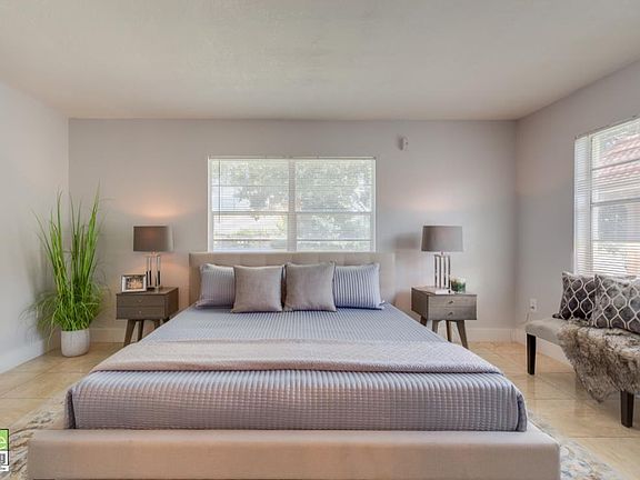 4th image of 2601 NW 207th St #121