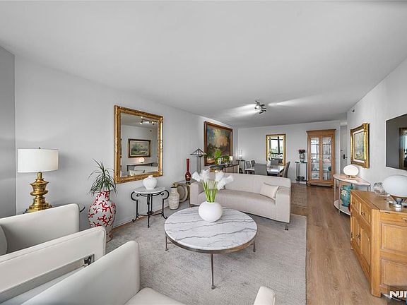 4th image of 900 Palisade Ave APT 17K