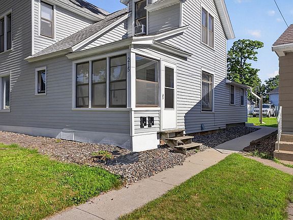 2nd image of 215 6th St NW