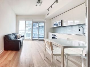 210 Simcoe St #2008, Toronto, ON M5T 0A9