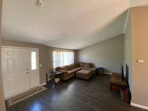3rd image of 469 Railroad St