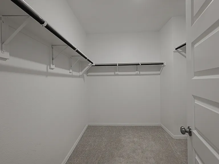 1919 Rolling Ridge Dr — Photo 17