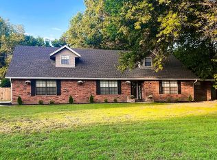 301 Valley Dr, Lowell, AR 72745