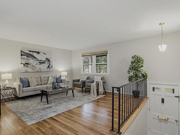 3rd image of 404 Ritchie Pkwy