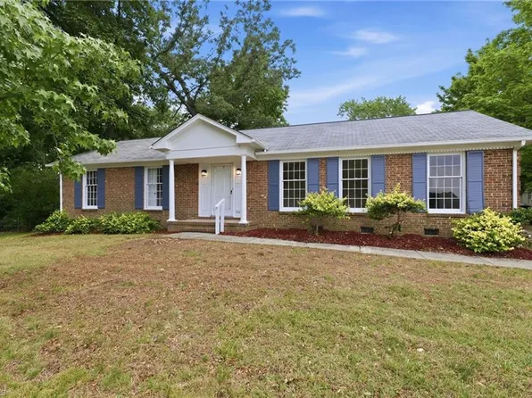 2402 Revolan Ct, Greensboro, NC 27407