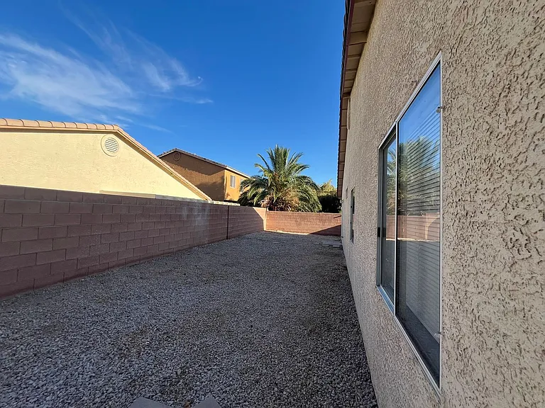 2708 Ganzo St — Photo 30