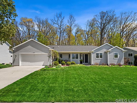 2nd image of 6920 Rex Dr NE