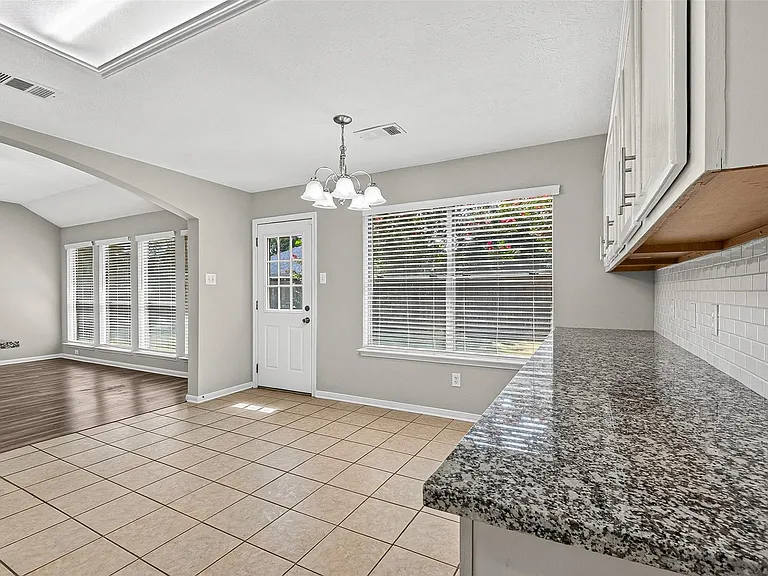 2902 Burgess Hill Ct — Photo 16