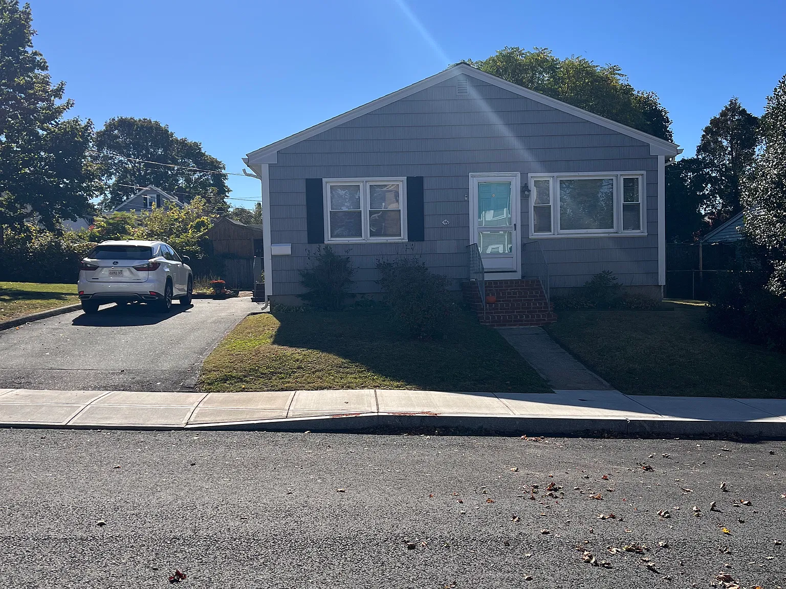 3 bed, 1008 sqft, $2,400 — Photo 2
