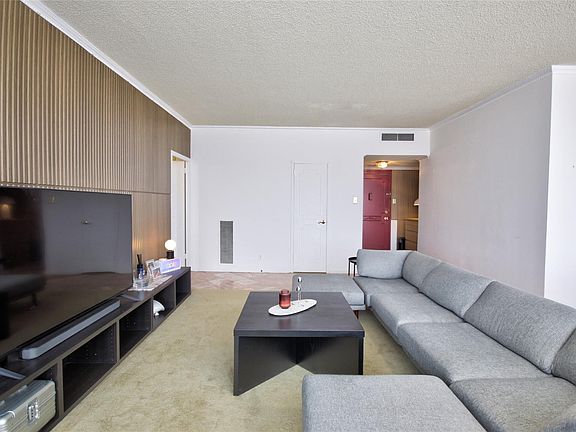 5th image of 2701 Westheimer Rd Unit 7H