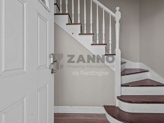 3rd image of 471 Smithfield Ave #2