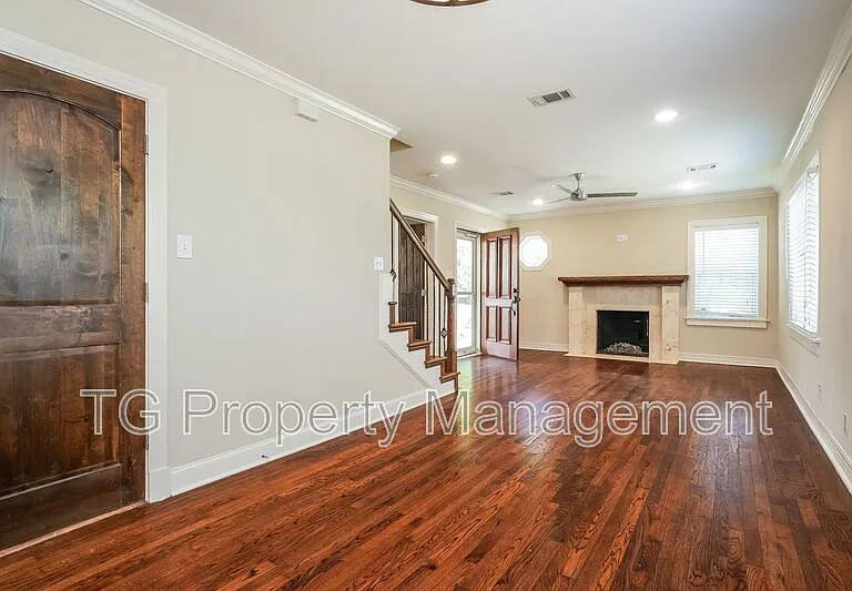 4536 Capitol Ave — Photo 4