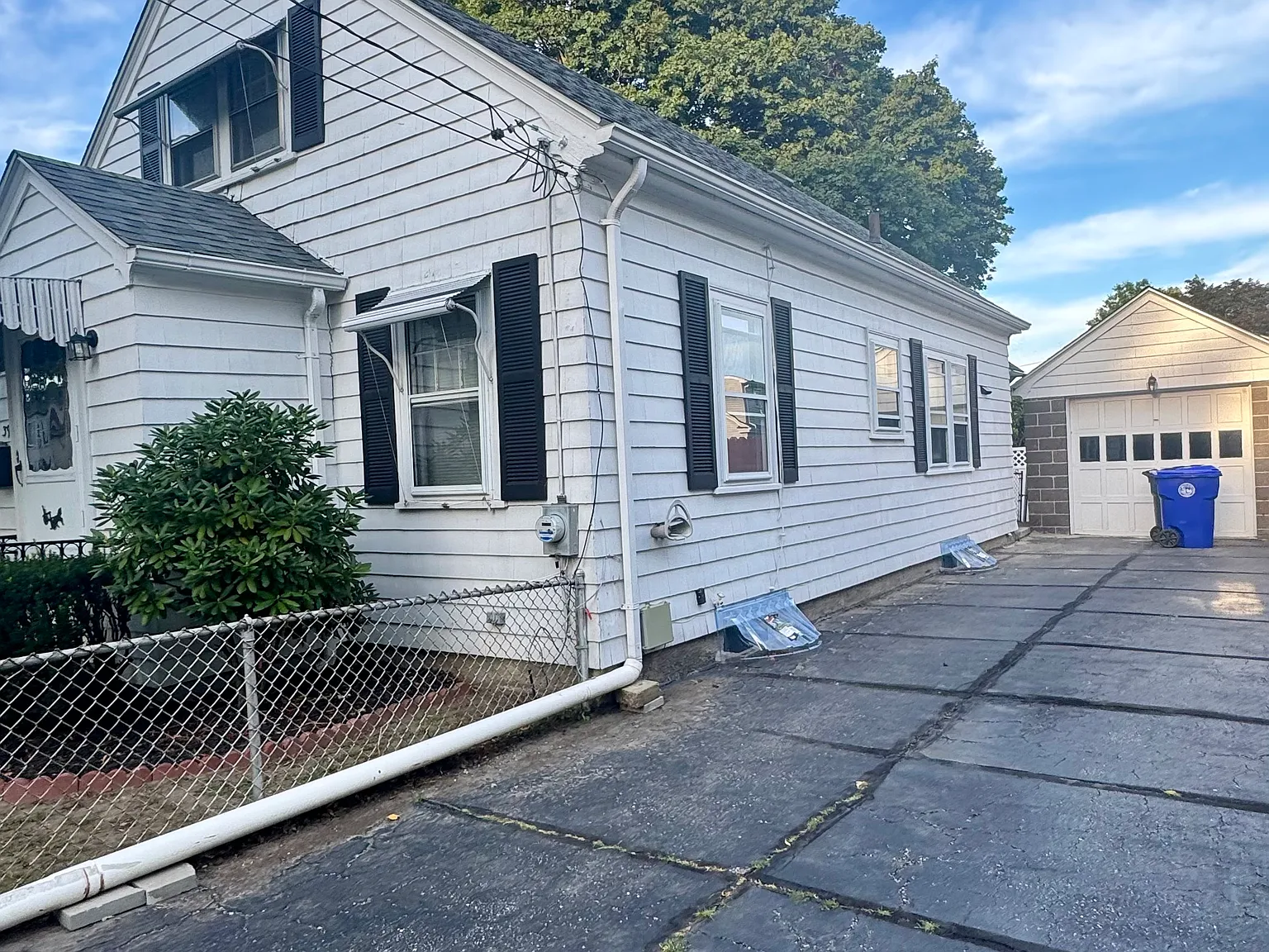 4 bed, 1987 sqft, $3,100 — Photo 2