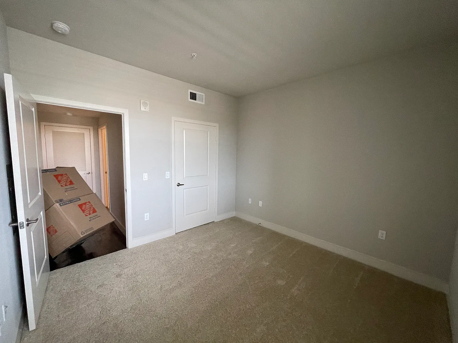 2 bed, 1200 sqft, $1,450 — Photo 2