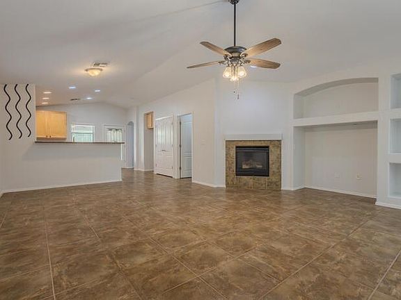 4th image of 540 W Camino Curvitas