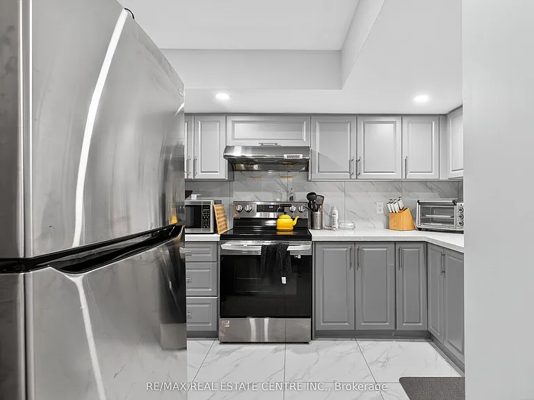 249 Hinton Ter — Photo 6