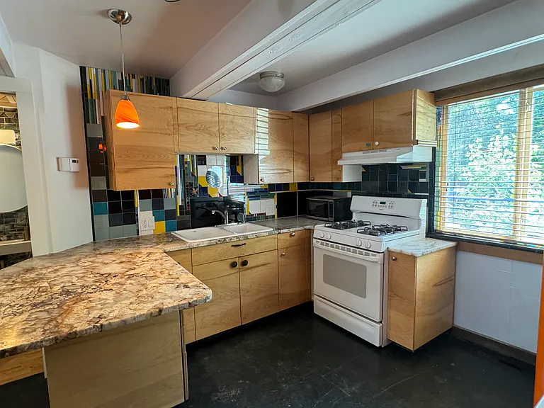 636 Marine St #C — Photo 7