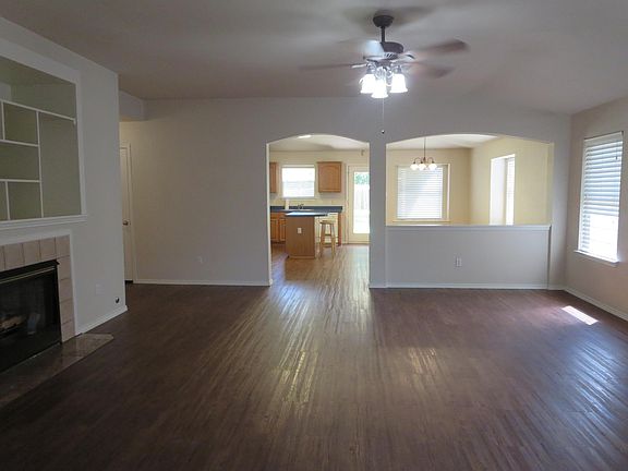 3rd image of 2538 Vernell Way