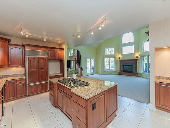 4th image of 39340 Evergreen Dr