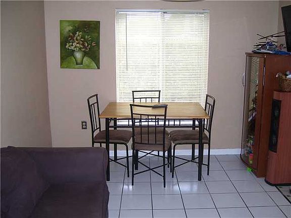 4th image of 16345 Malibu Dr