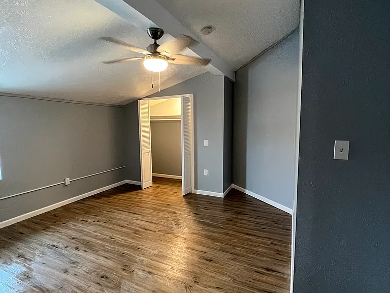 121 W Madison St #4 — Photo 4