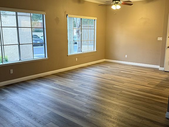 3rd image of 23845 Del Monte Dr Unit 71