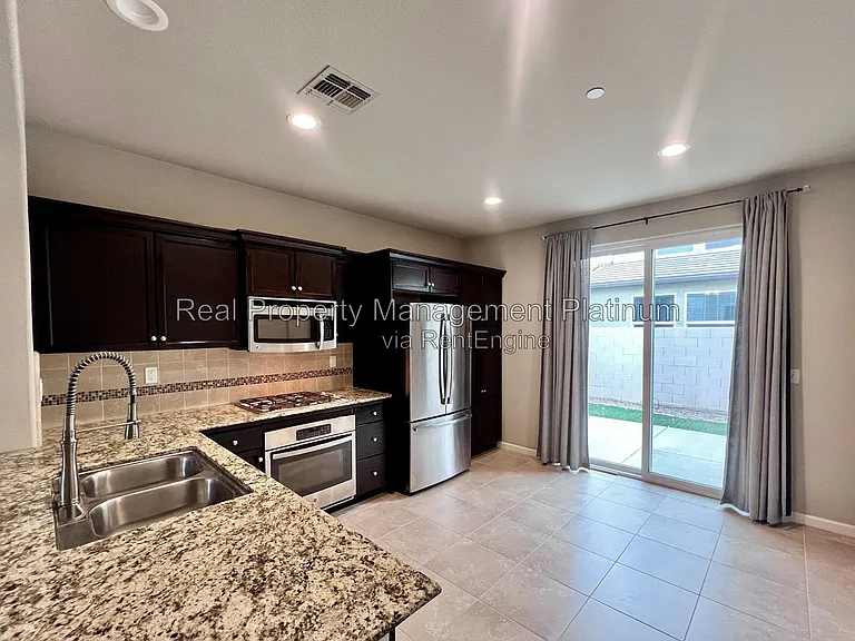 1502 N Reunion Way — Photo 15