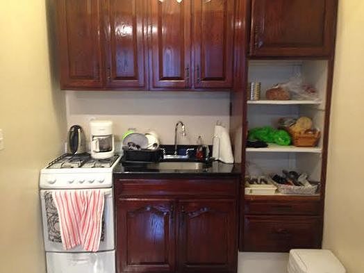 2nd image of 478 Washington Ave APT 1A