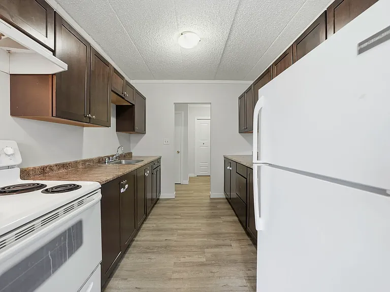 27 Vaughn St — Photo 19