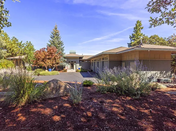10109 Cinnamon Teal Dr, Klamath Falls, OR 97601