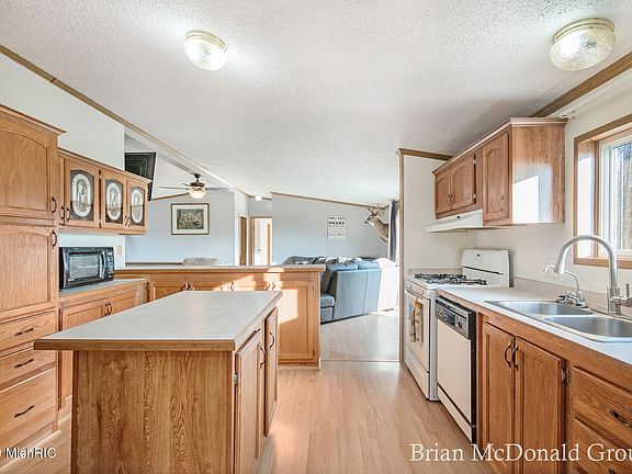 3rd image of 3964 121st Ave